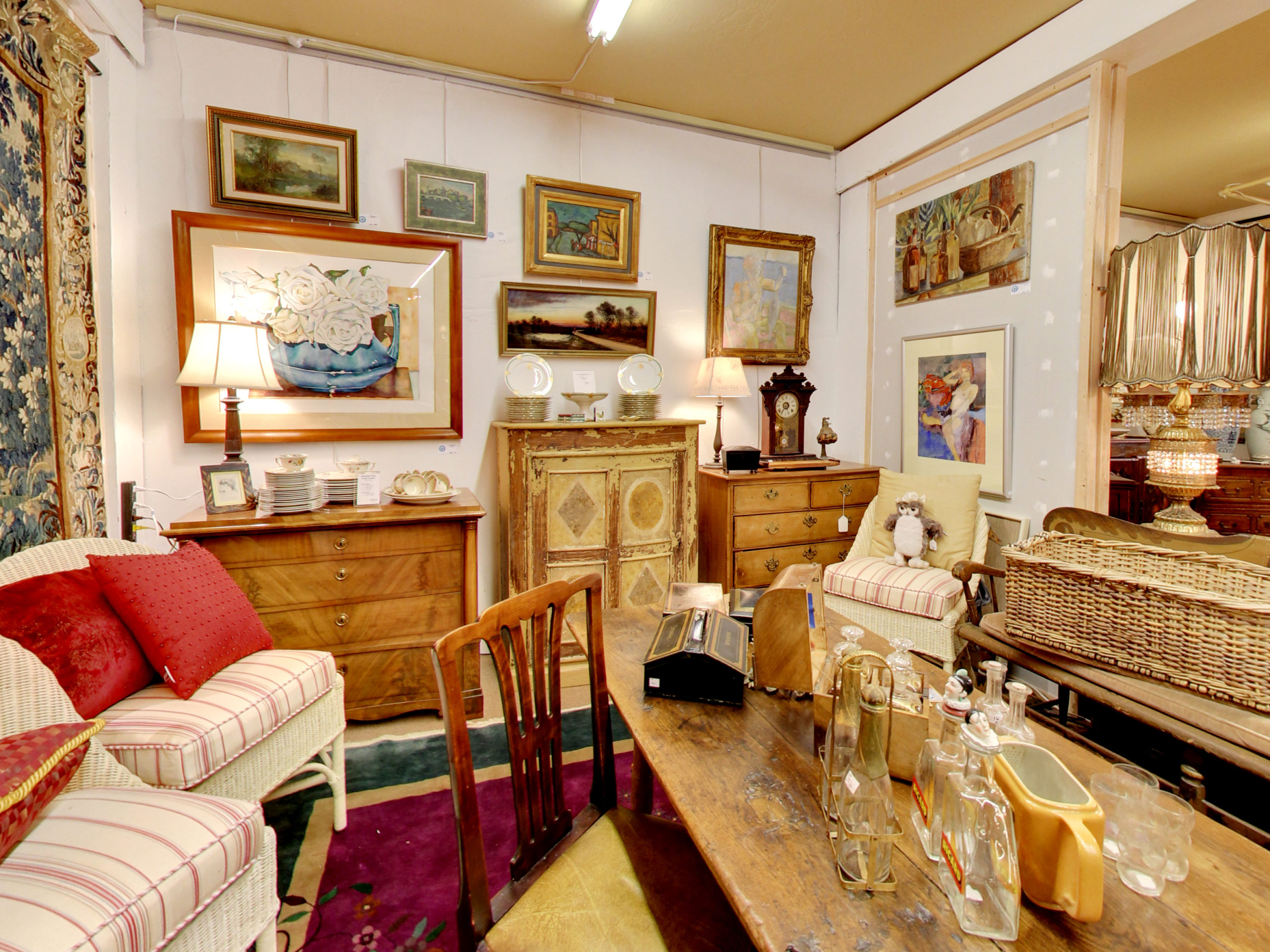 Interior of the Fine Estate, Inc. Estate Showroom